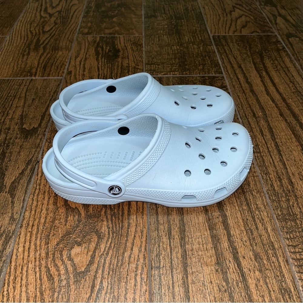 Adult Unisex Classic Crocs Light Blue Clogs Size. Men's 7 Womens 9